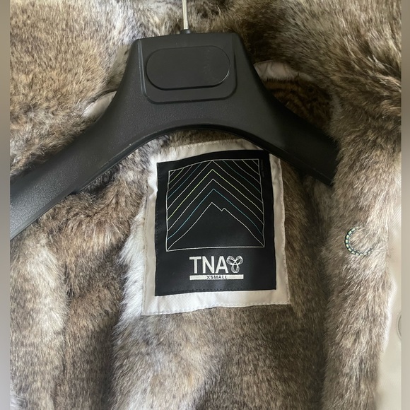 NWOT TNA Chamonix Parka size XS like new - Picture 4 of 7